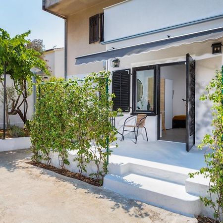 3 Minutes From The Beach: Lovely Studio Apartment Pula Zewnętrze zdjęcie
