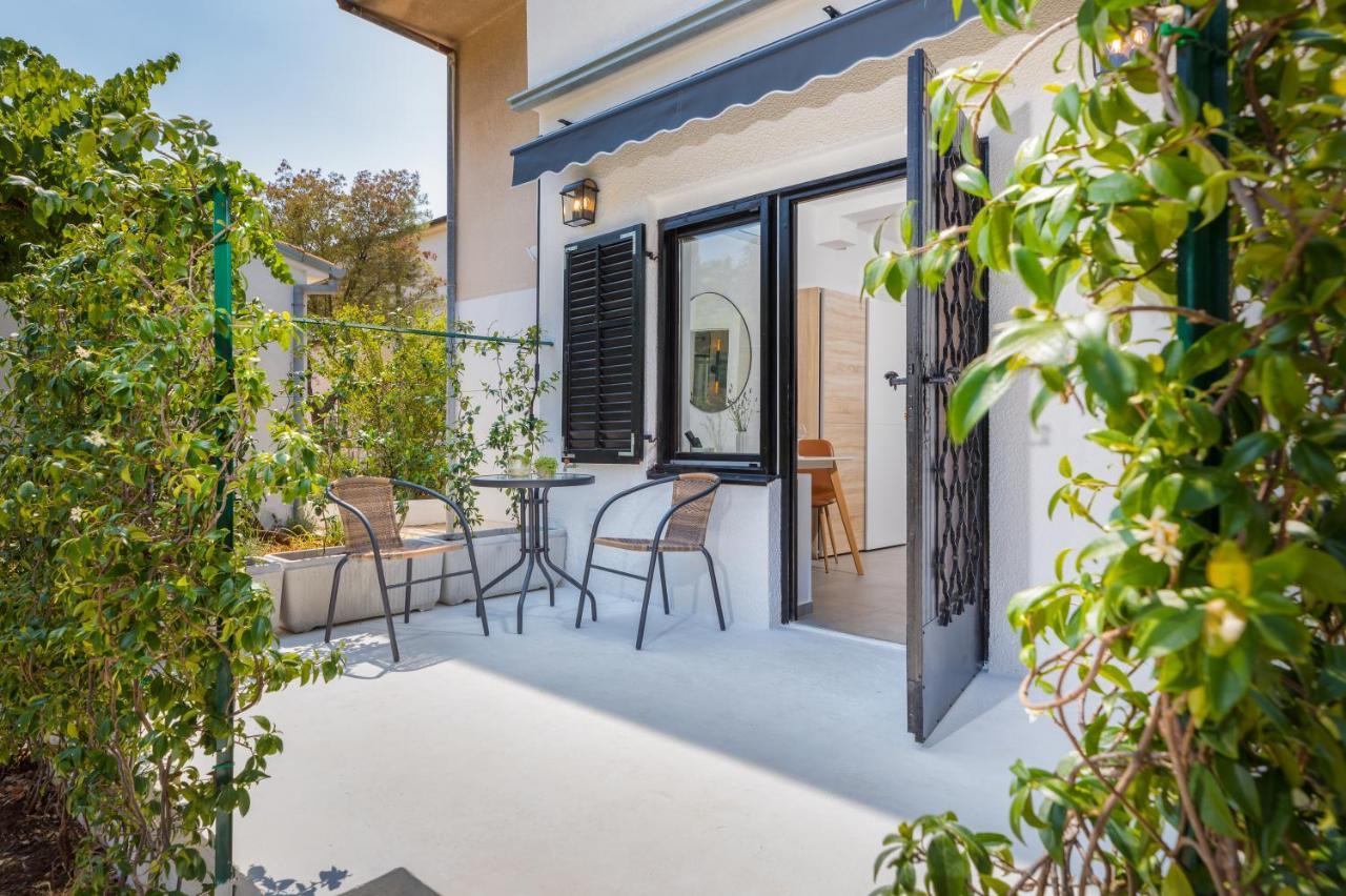 3 Minutes From The Beach: Lovely Studio Apartment Pula Zewnętrze zdjęcie