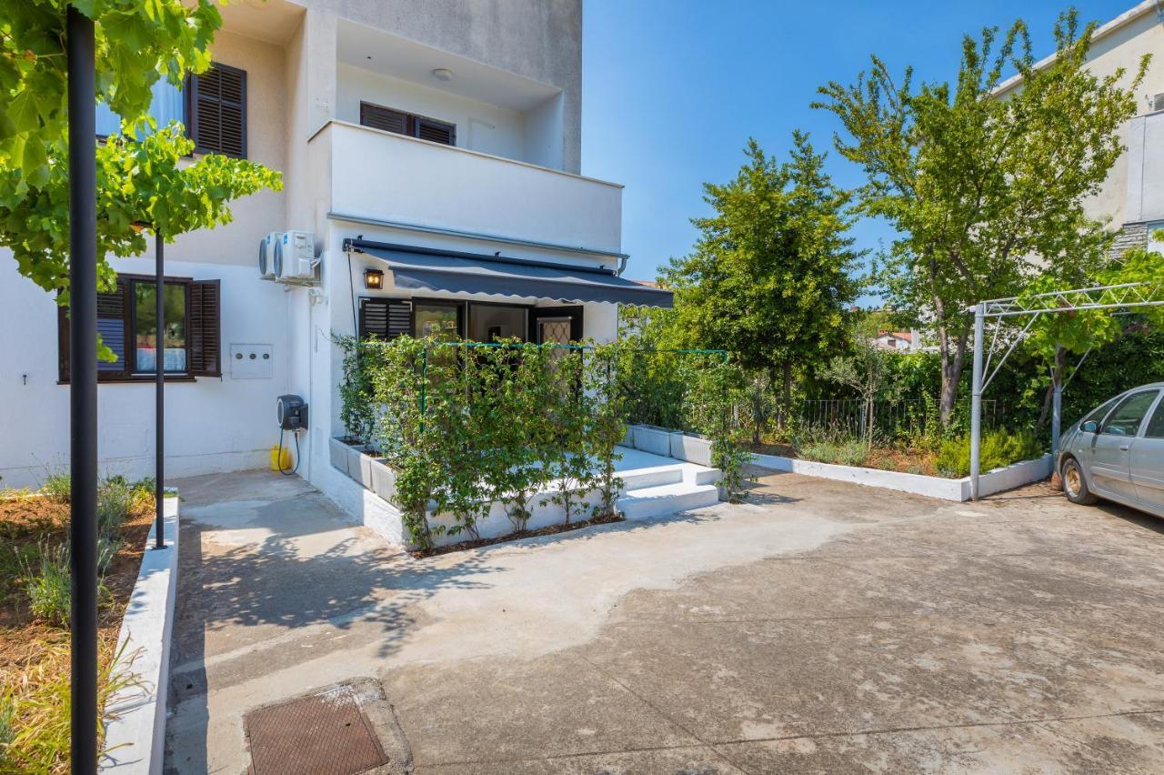 3 Minutes From The Beach: Lovely Studio Apartment Pula Zewnętrze zdjęcie