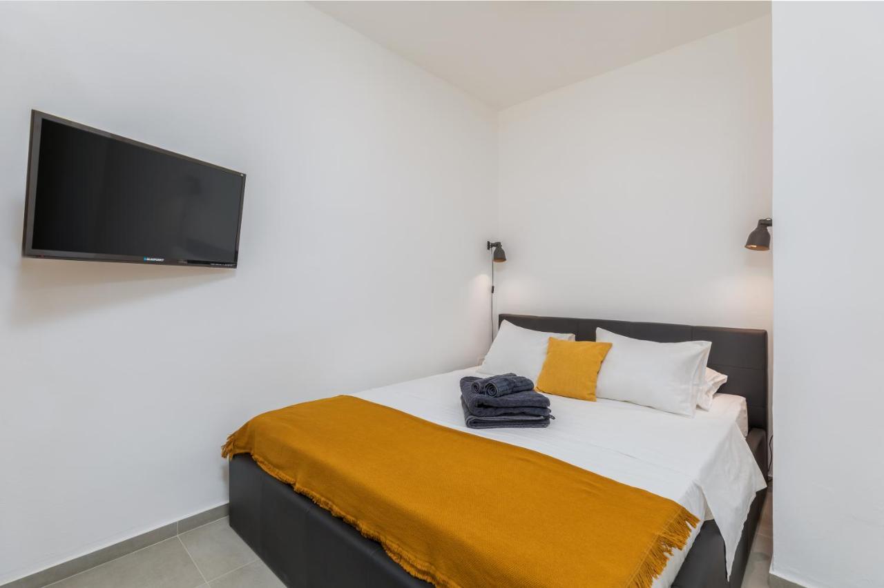 3 Minutes From The Beach: Lovely Studio Apartment Pula Zewnętrze zdjęcie